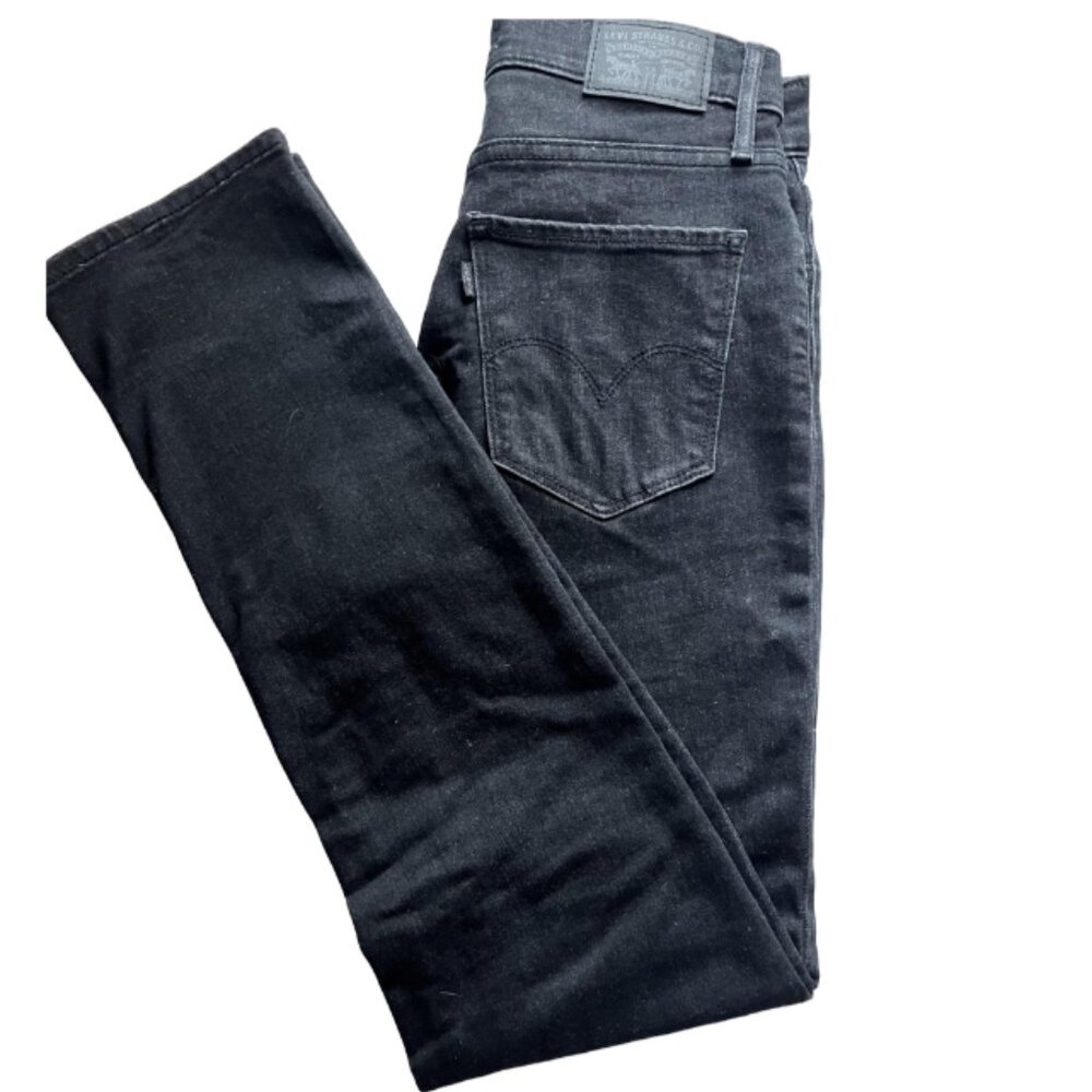 High Rise Levi straight jeans
